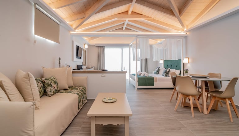 4* Crystal Beach Hotel