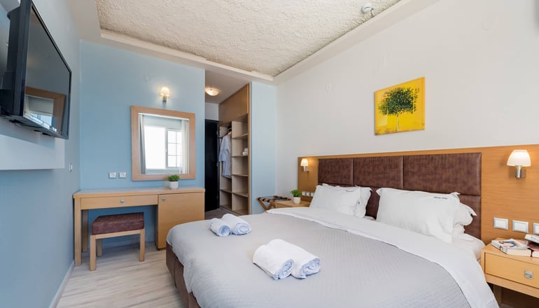 4* Crystal Beach Hotel