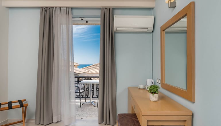 4* Crystal Beach Hotel