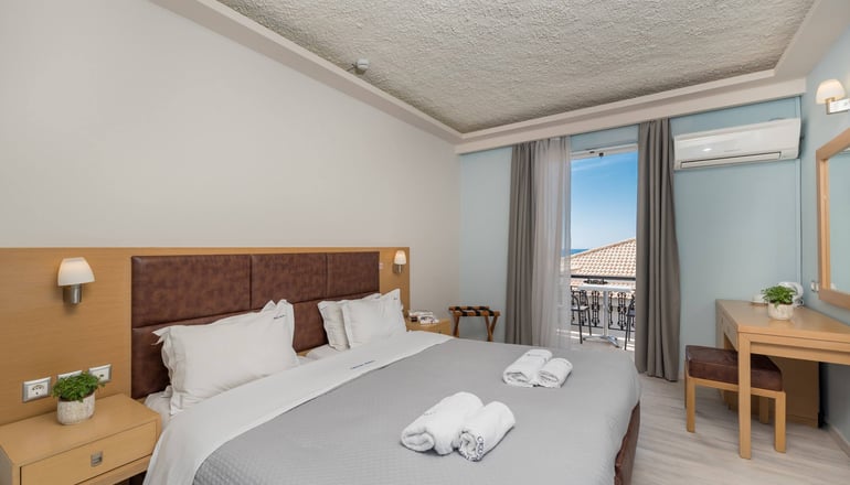 4* Crystal Beach Hotel