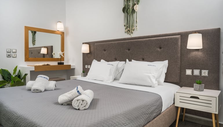 4* Crystal Beach Hotel