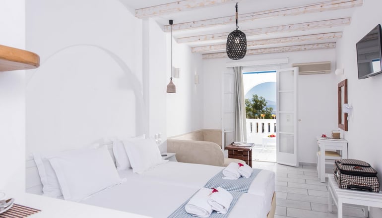 4* Cycladic Islands Hotel & Spa