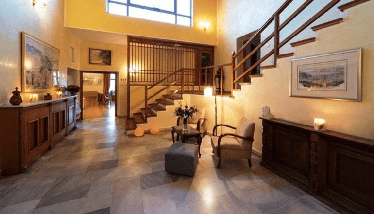 4* Delphi Palace