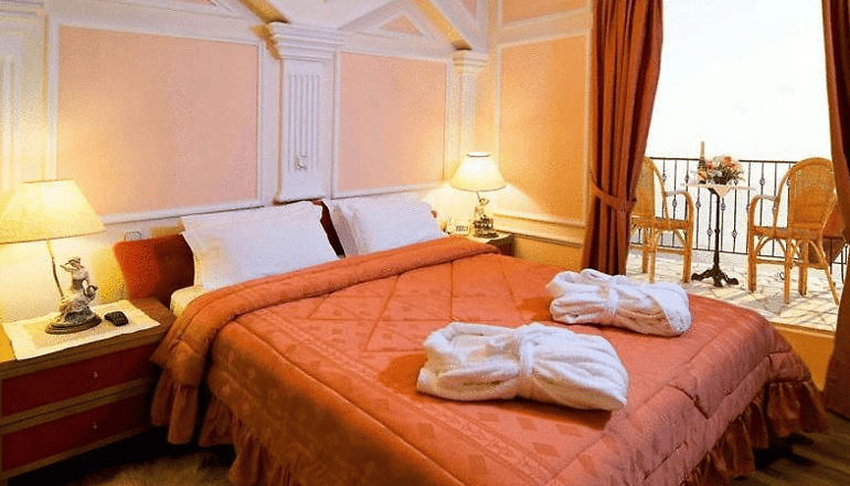 4* Delphi Palace