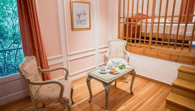 4* Delphi Palace