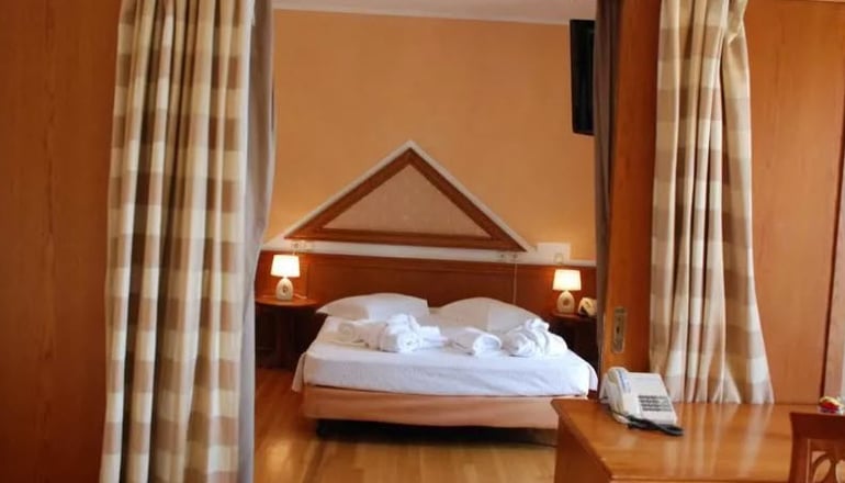 4* Delphi Palace