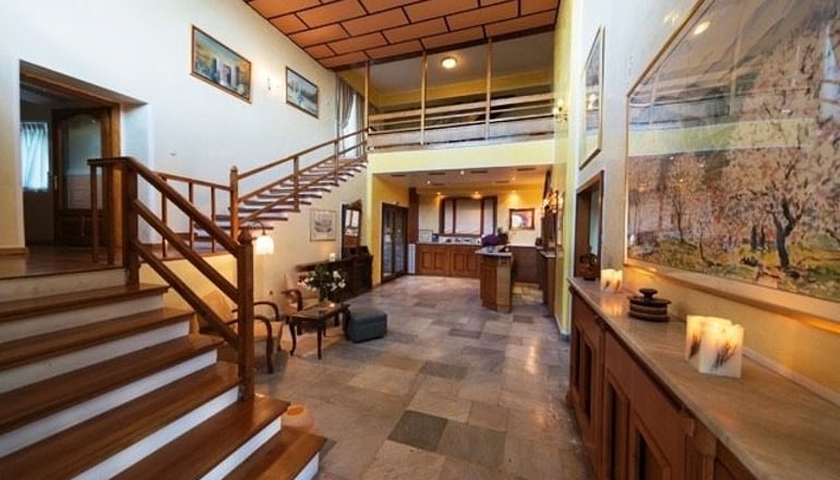 4* Delphi Palace