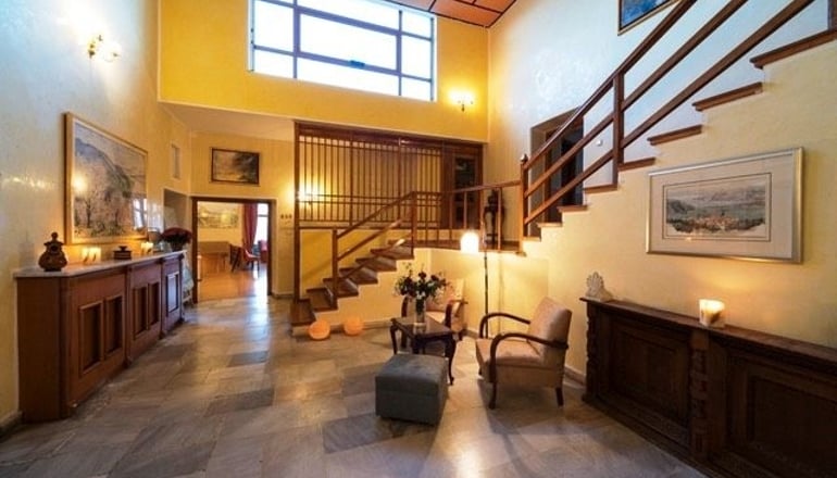 4* Delphi Palace