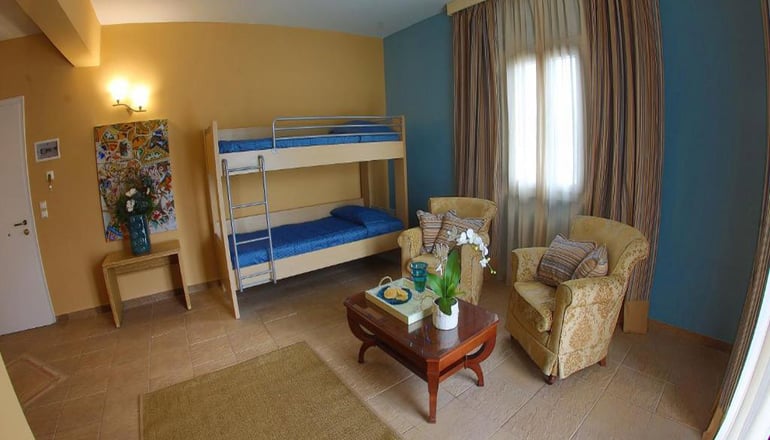 4* Dolphin Bay Seaside Resort & Suites - Γαλησσάς, Σύρος