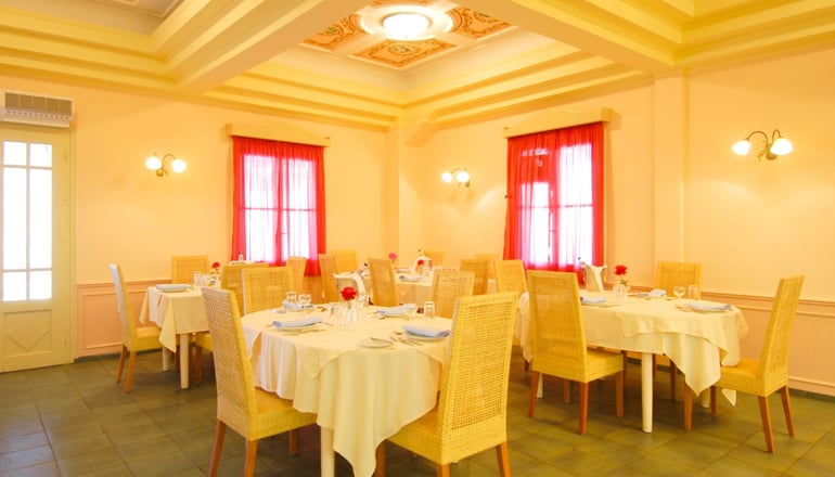 4* Dolphin Bay Seaside Resort & Suites - Γαλησσάς, Σύρος