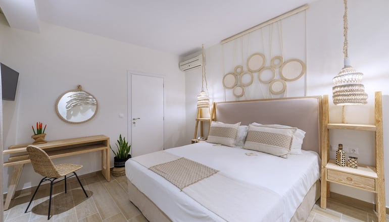 4* Dolphin Bay Seaside Resort & Suites