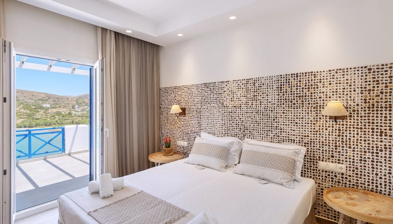 4* Dolphin Bay Seaside Resort & Suites