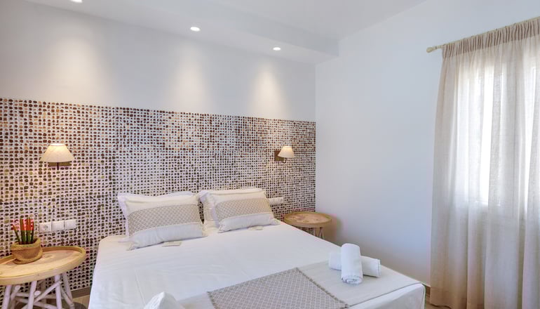 4* Dolphin Bay Seaside Resort & Suites