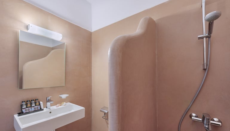 4* Dolphin Bay Seaside Resort & Suites