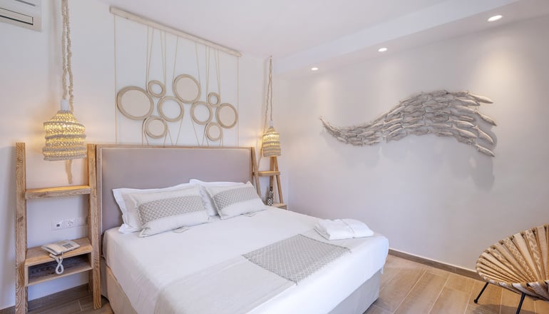 4* Dolphin Bay Seaside Resort & Suites