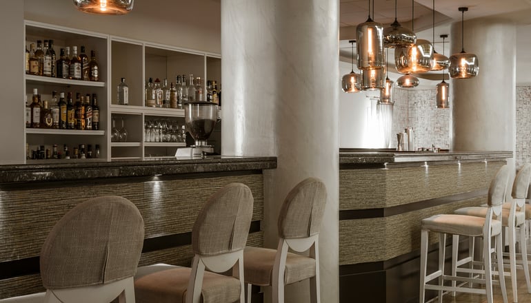 4* Dolphin Bay Seaside Resort & Suites