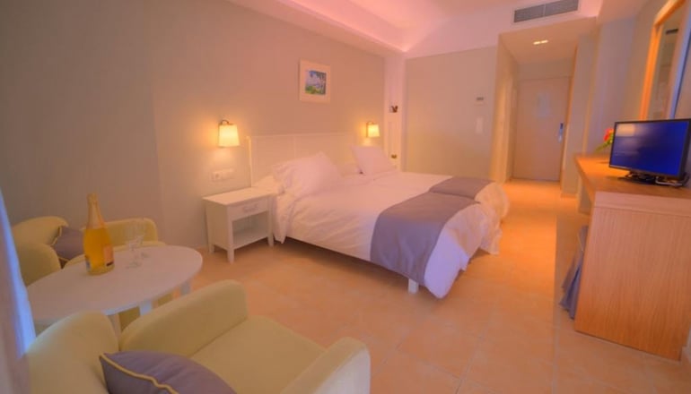 4* Elea Beach Hotel