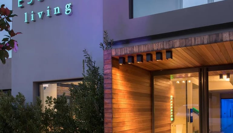 4* Essence Living Exclusive Hotel