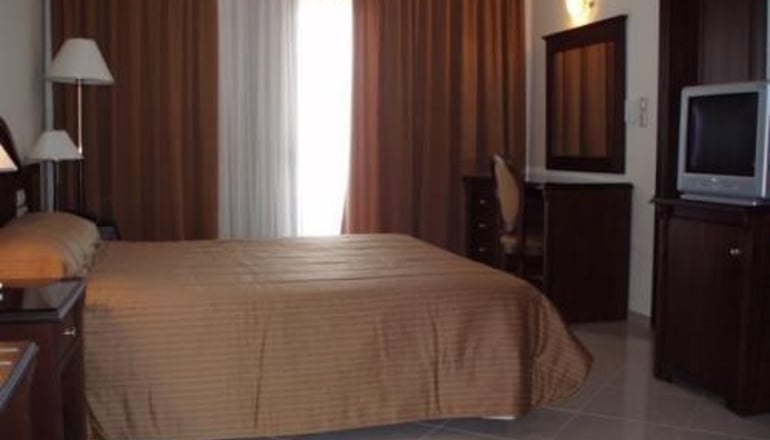 4* Europa Beach Hotel