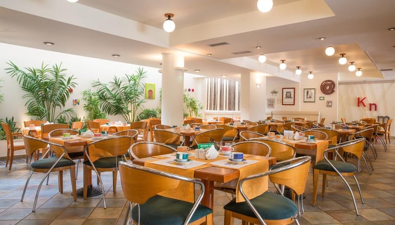 4* Flisvos Royal Hotel