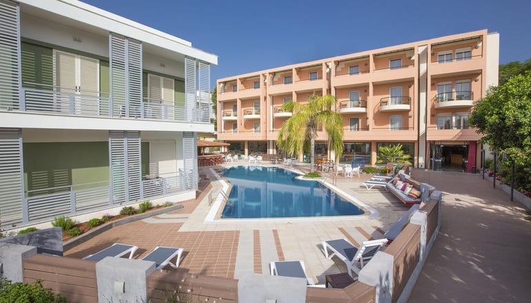 4* Flisvos Royal Hotel