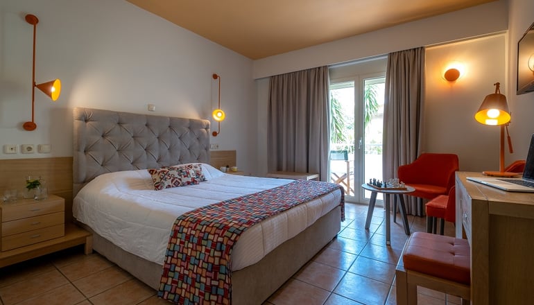 4* Flisvos Royal Hotel