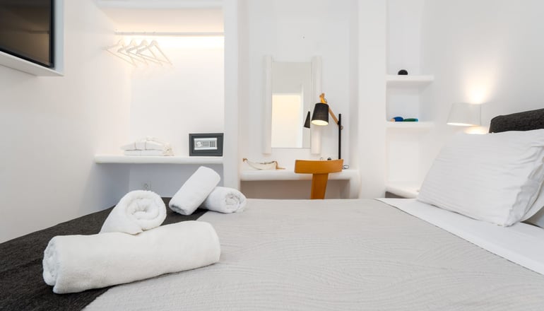 5* Amaze Suites - Ημεροβίγλι, Σαντορίνη