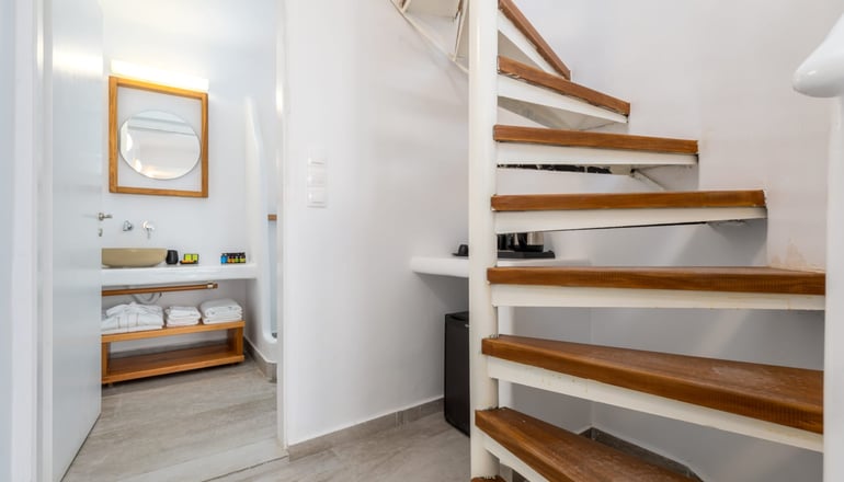 5* Amaze Suites - Ημεροβίγλι, Σαντορίνη