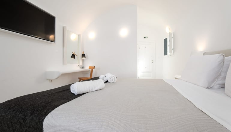 5* Amaze Suites - Ημεροβίγλι, Σαντορίνη