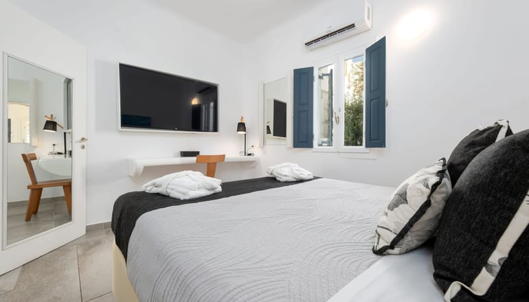 5* Amaze Suites - Ημεροβίγλι, Σαντορίνη