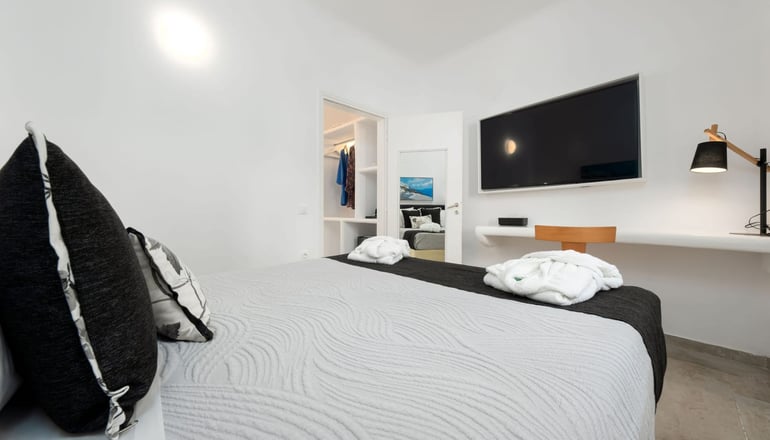 5* Amaze Suites - Ημεροβίγλι, Σαντορίνη
