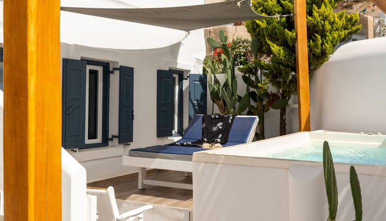 5* Amaze Suites - Ημεροβίγλι, Σαντορίνη