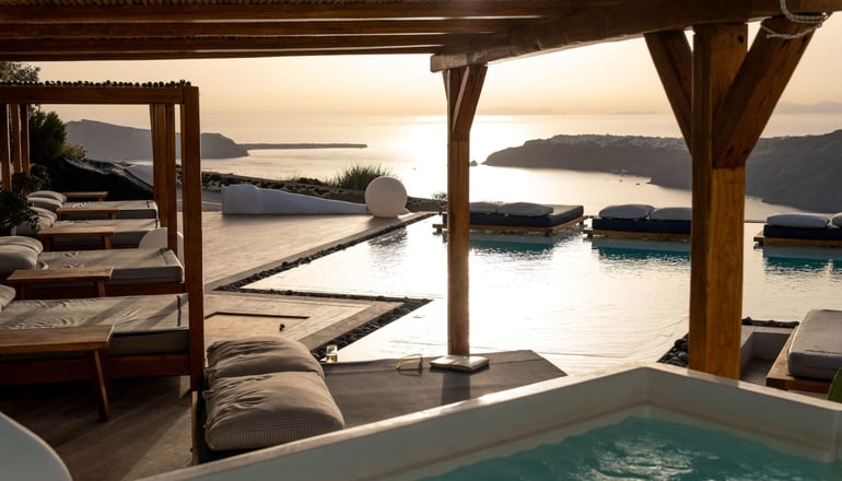 5* Amaze Suites - Ημεροβίγλι, Σαντορίνη
