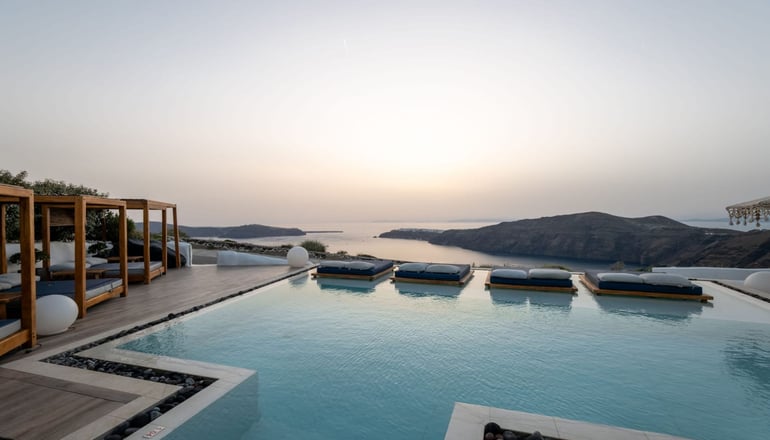 5* Amaze Suites - Ημεροβίγλι, Σαντορίνη
