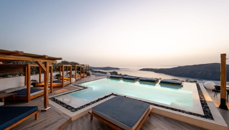 5* Amaze Suites - Ημεροβίγλι, Σαντορίνη