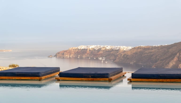 5* Amaze Suites - Ημεροβίγλι, Σαντορίνη