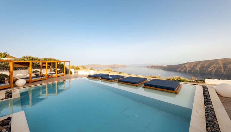 5* Amaze Suites - Ημεροβίγλι, Σαντορίνη