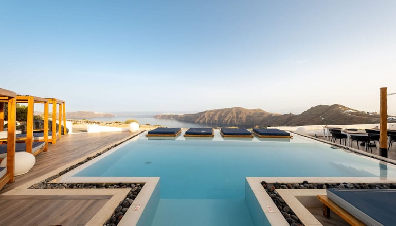 5* Amaze Suites - Ημεροβίγλι, Σαντορίνη