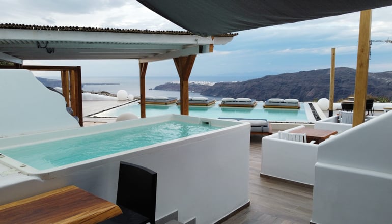 5* Amaze Suites - Ημεροβίγλι, Σαντορίνη