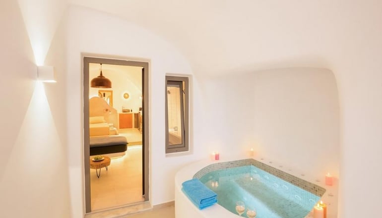 4* Kasimatis by La Perla