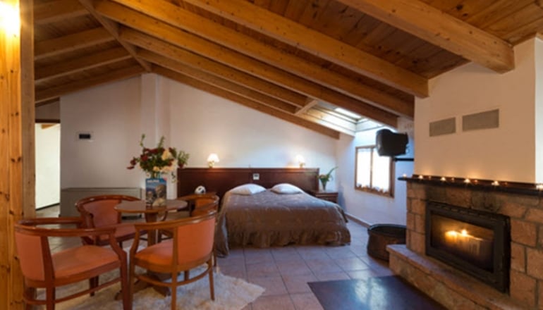 King Iniohos Hotel