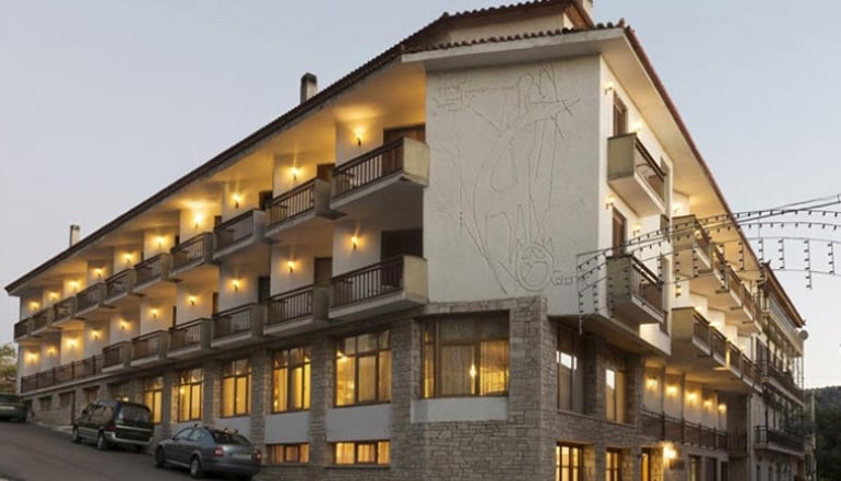 King Iniohos Hotel