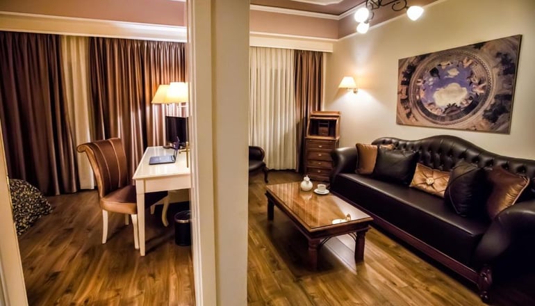 4* Kouros Hotel