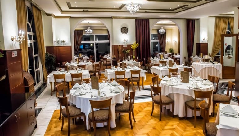 4* Kouros Hotel