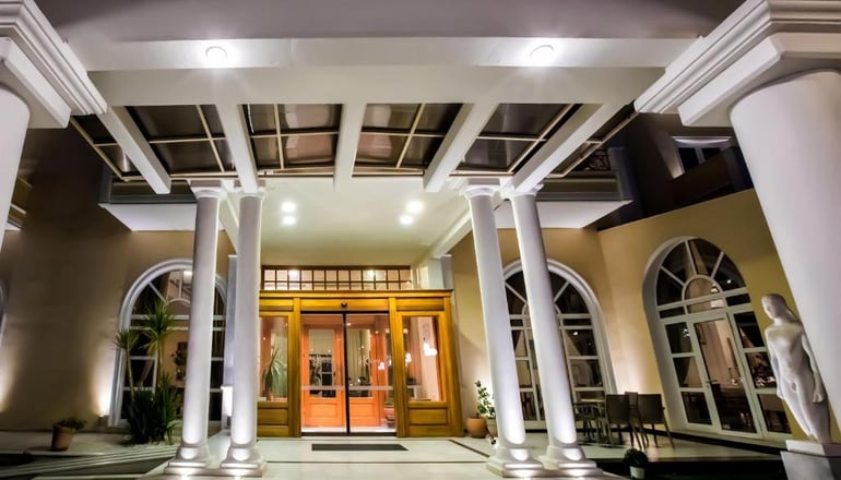 4* Kouros Hotel