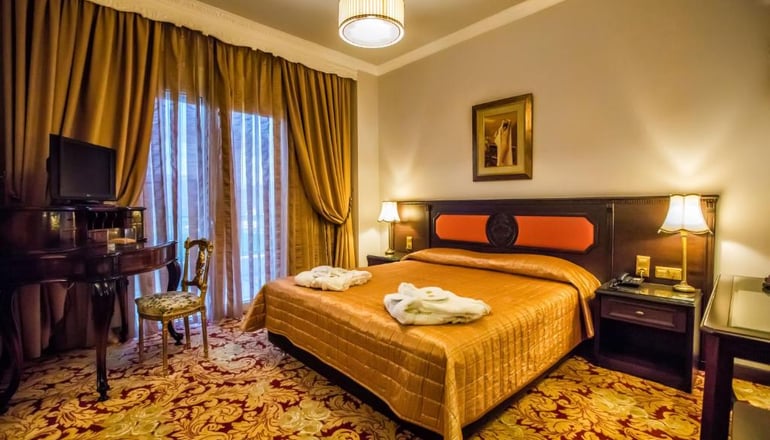 4* Kouros Hotel