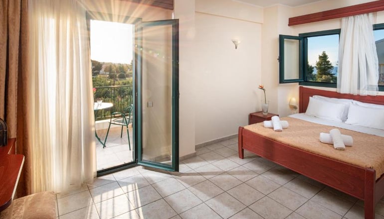 4* Lesse Hotel - Χανιώτη, Χαλκιδική