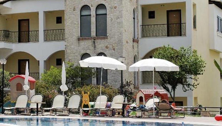 4* Lesse Hotel