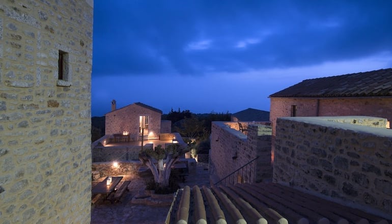 4* Lithos Stone Suites - Αρεόπολη, Μάνη