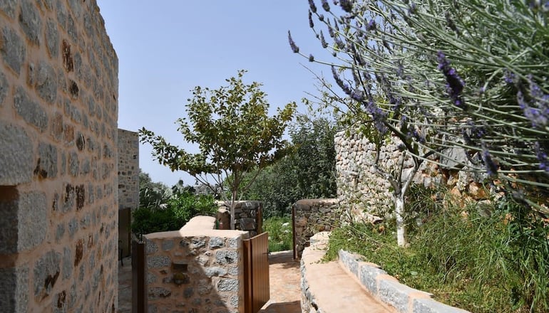 4* Lithos Stone Suites - Αρεόπολη, Μάνη